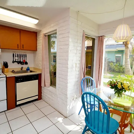 Unit 112 Courtyard Condo In Oceanfront Complex